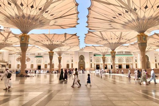 Masjid Nabawi: Tempat dengan Berjuta Keutamaan di Madinah