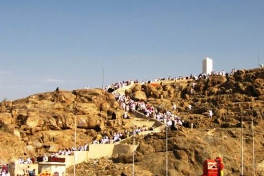 Sejarah Jabal Rahmah: Bukit Cinta Nabi Adam dan Hawa